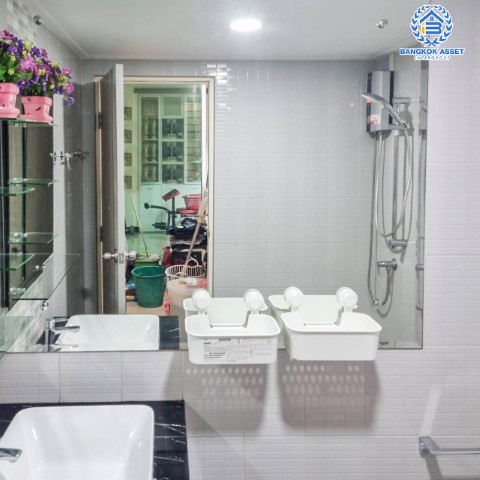 *****บ้านแฝดมือสองย่านนนทบุรี ม.ซอยบางกร่าง63 บางกรวย-ไทรน้อย เนื้อที่กว้างเกือบ 41 ตร.ว. ฟังก์ชัน 3 ห้องนอน 2 ห้องน้ำ ที่จอดรถ 2 คัน บ้านสวย ตกแต่งใหม่พร้อมเข้าอยู่ บนทำเลแห่งการเดินทาง เชื่อมต่อถนนบางกรวย-ไทรน้อย ถนนราชพฤกษ์, ถนนรัตนาธิเบศร์ จองเลยวันนี้!